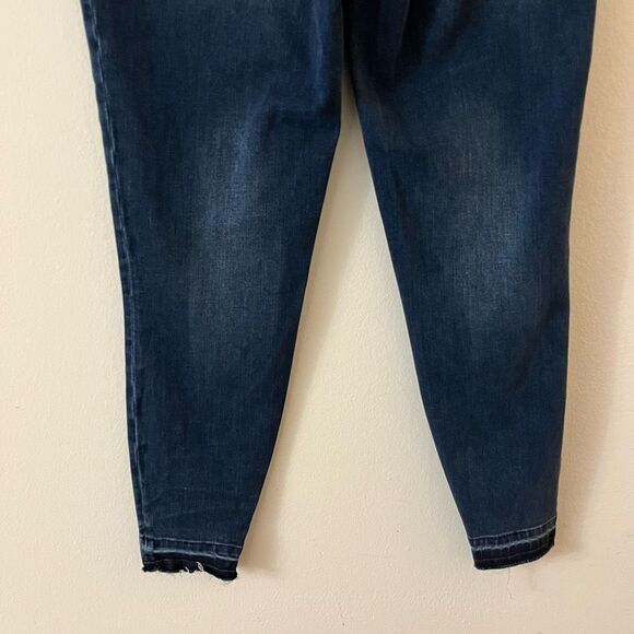 SPANX DISTRESSED SKINNY JEANS Size large raw hem - Picture 13 of 16